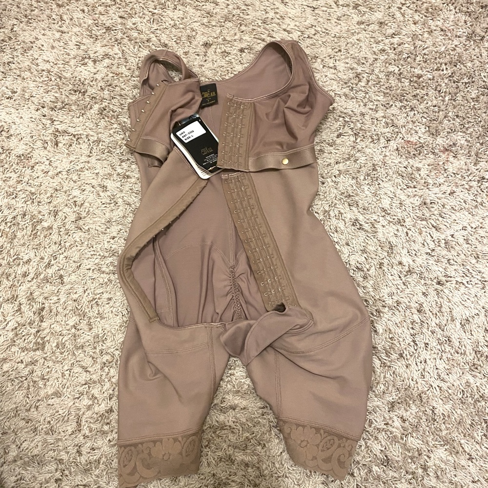 Women Faja - BRAND NEW - never worn